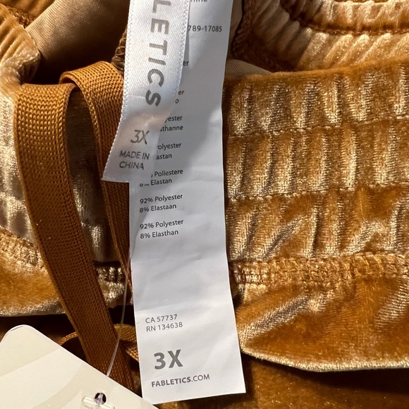 Velour hooded jacket and matching pants - Picture 8 of 8